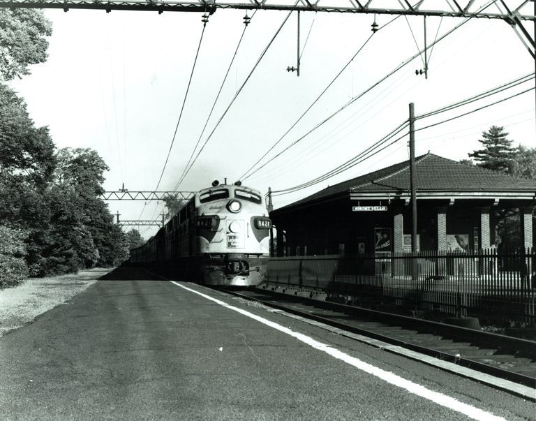          Erie Lackawanna Westbound Passenger Train at Short Hills, NJ, early 1960s picture number 1
   