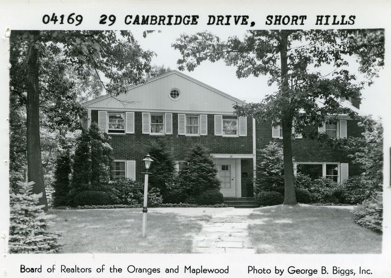          29 Cambridge Drive, Short Hills picture number 1
   