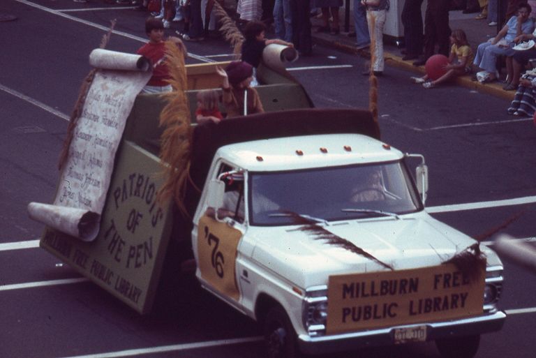          July 4: Millburn Free Public Library Truck at American Bicentennial Parade, 1976 picture number 1
   