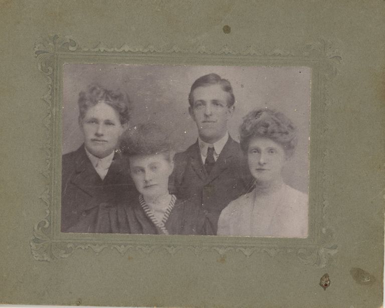          Mangold: Wiliam and Barbara Mangold, Elmer and Bertha Drasher picture number 1
   