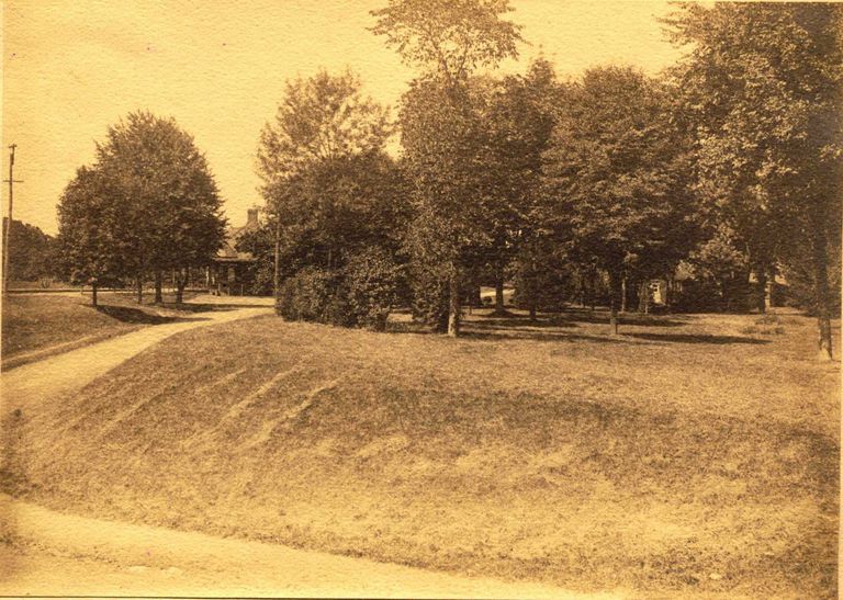          Hartshorn Album 3: Short Hills Railroad Station and Station Park picture number 1
   