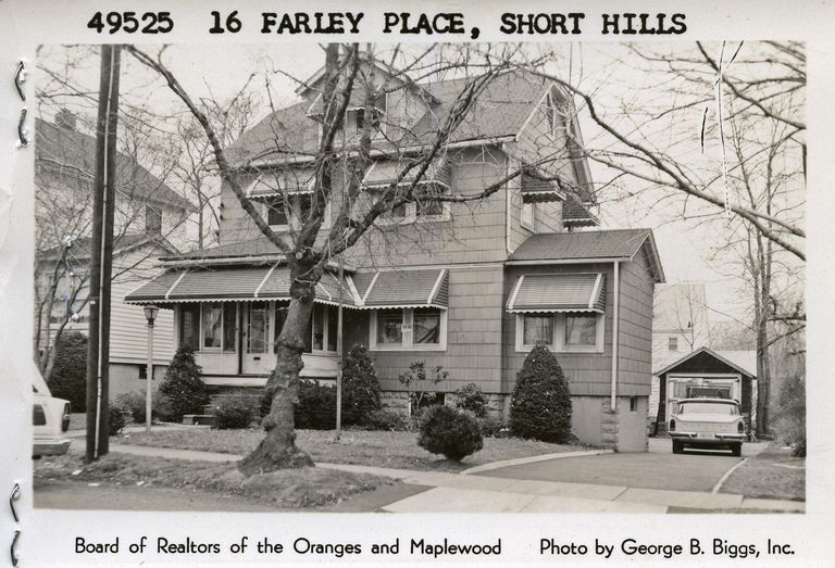          16 Farley Place, Short Hills picture number 1
   