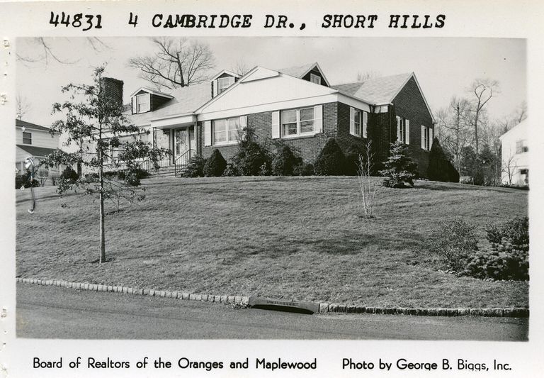          4 Cambridge Drive, Short Hills picture number 1
   