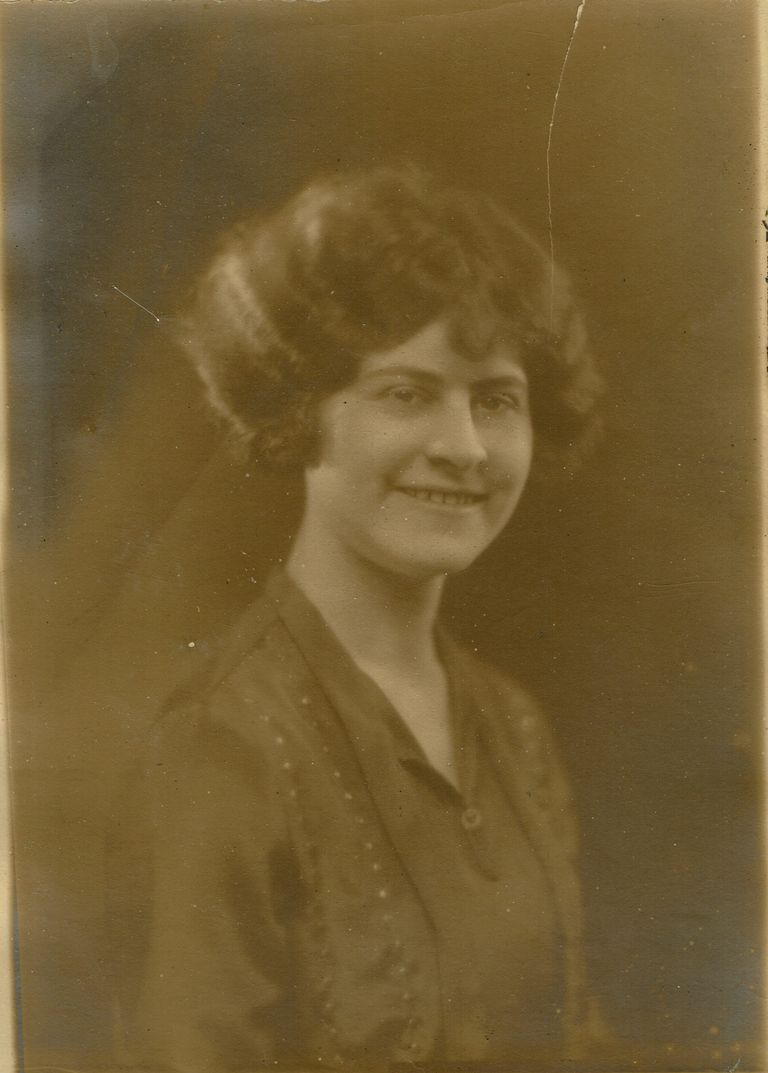          Macpherson: Rose Sulmonetta Macpherson picture number 1
   