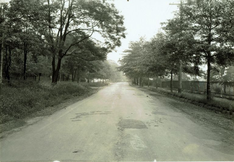          Glen Avenue Facing East, 1935 picture number 1
   