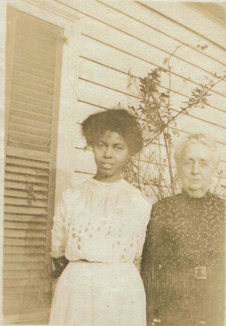          Brison: Charlotte Chambers and Julia Marsh picture number 1
   