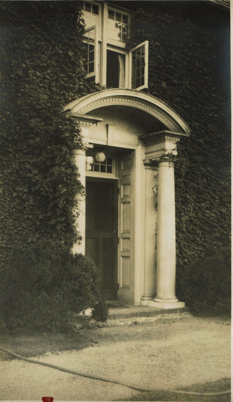          Hartshorn: 163 Highland Avenue, Front Entrance picture number 1
   
