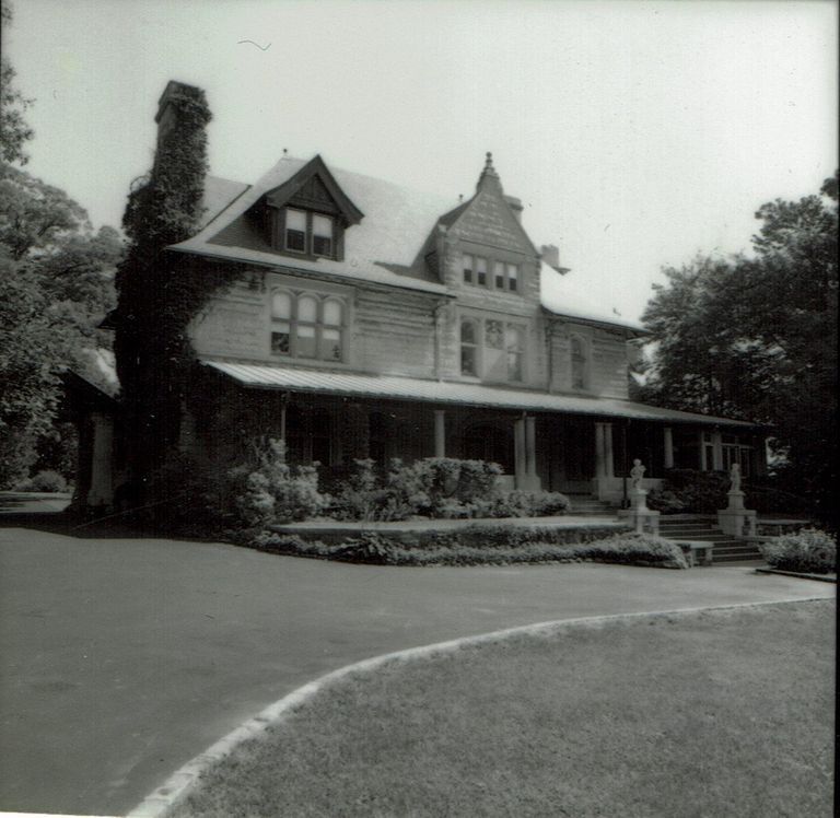          303 Hobart Avenue, 