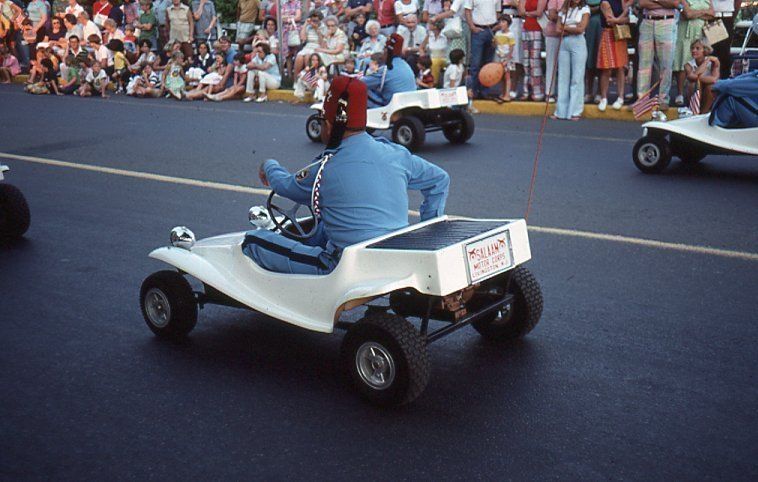          July 4: Shriners and Brownies in American Bicentennial Parade, 1976 picture number 1
   