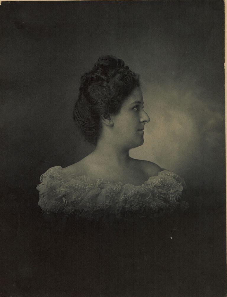          Kellogg: Edith Young Shaw, 1901 picture number 1
   