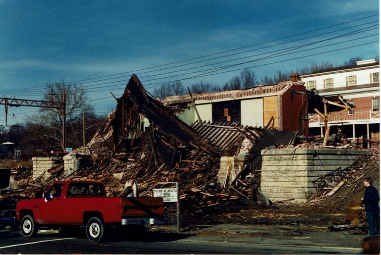          Demolition of the Millburn Railroad Station, 1986 picture number 1
   