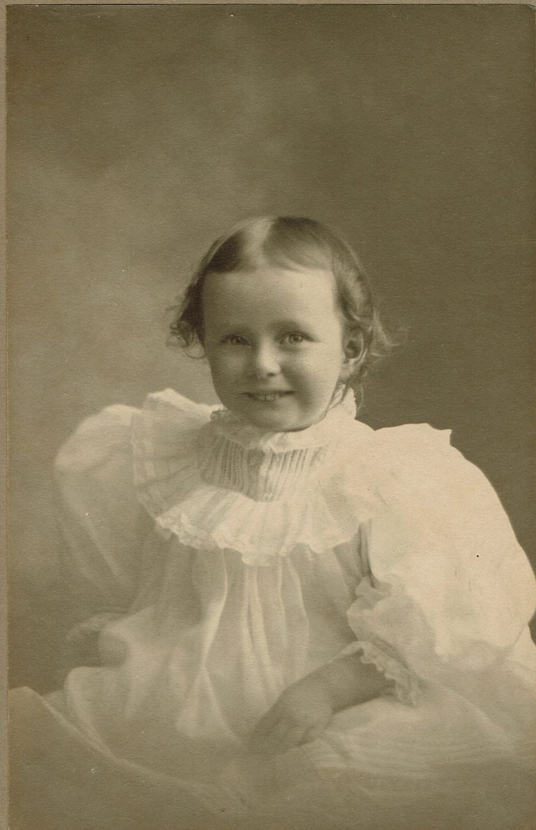          Kellogg: Edith Shaw, 1898 picture number 1
   