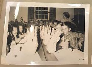          Glenwood Scrapbook: Kindergarten Party picture number 1
   