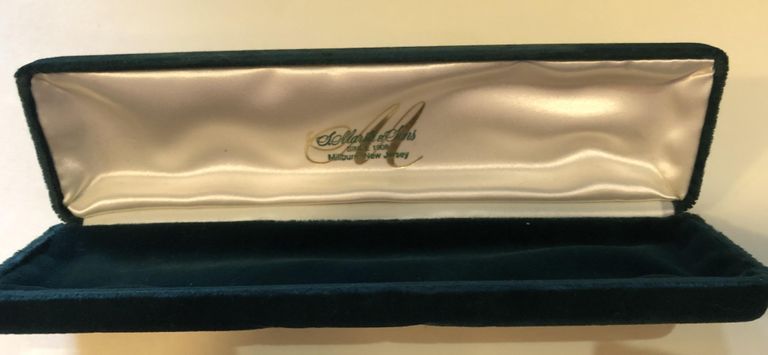          Marsh: S. Marsh & Sons Velvet Jewelry Box picture number 1
   