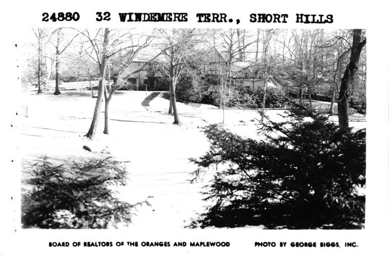          32 Windermere Terrace, Short Hills picture number 1
   