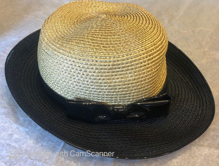          Hat: Ladies Straw Hat with Patent Leather Bow and Black Rim picture number 1
   