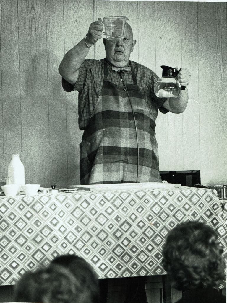          Bloomingdales: James Beard Demonstration at Bloomingdales, Short Hills, 1973 picture number 1
   