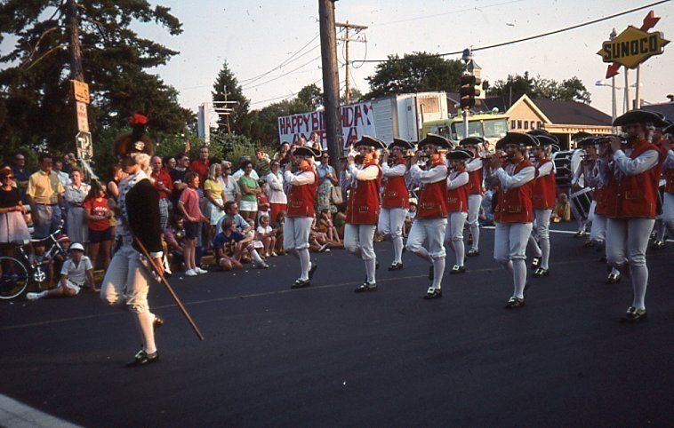          July 4: Participants in Colonial Costume in the American Bicentennial Parade, 1976 picture number 1
   