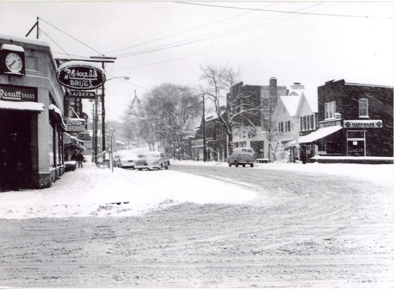          Millburn Avenue: Intersection of Millburn Avenue and Main Street, c. 1958 picture number 1
   