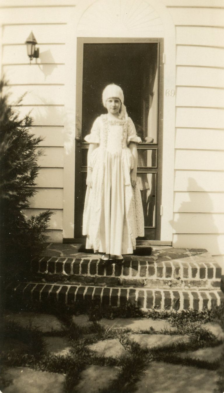          Faddis: Betty Faddis in Betsy Ross Pageant Costume, 1932 picture number 1
   