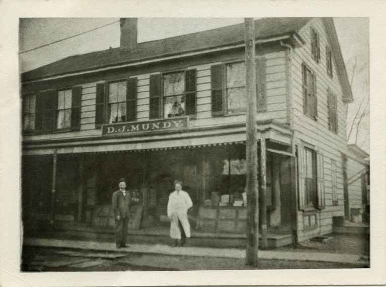          Mundy: David J. Mundy's Dry Goods store, 1900 picture number 1
   