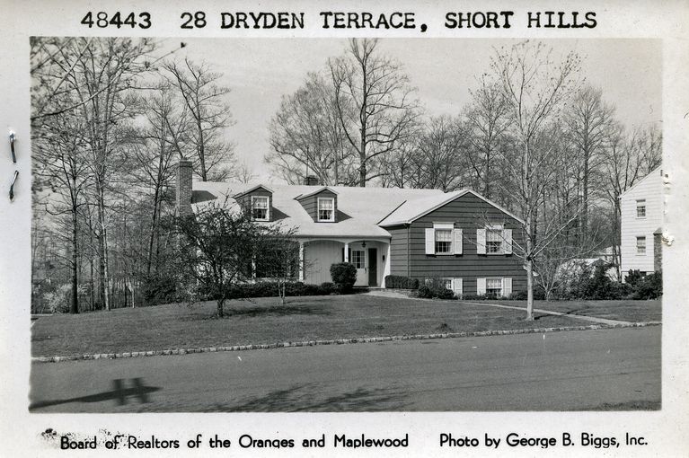          28 Dryden Terrace Short Hills picture number 1
   