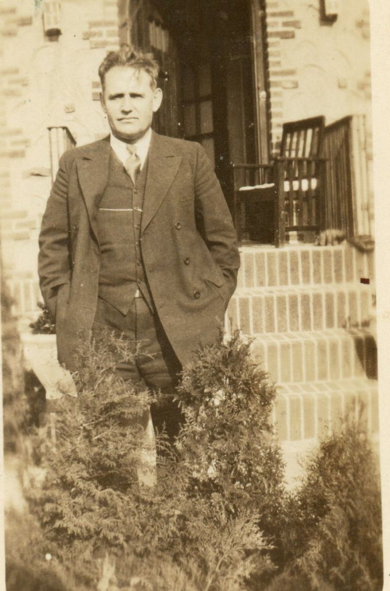          Mangold: William Peter Mangold at 60 Whittingham Terrace picture number 1
   