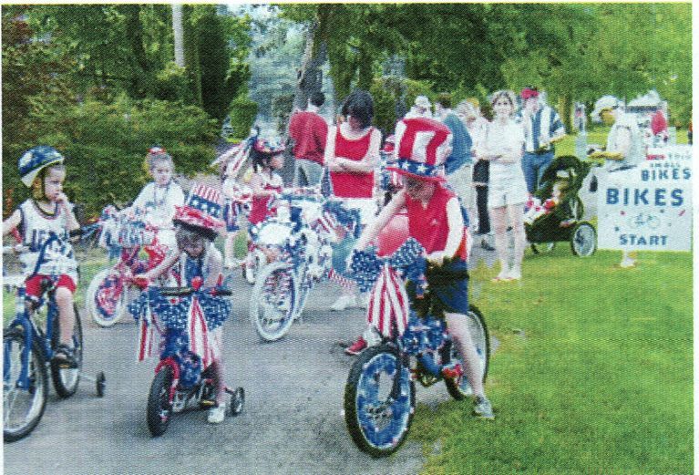         July 4: Bike Parade, c. 2006 picture number 1
   