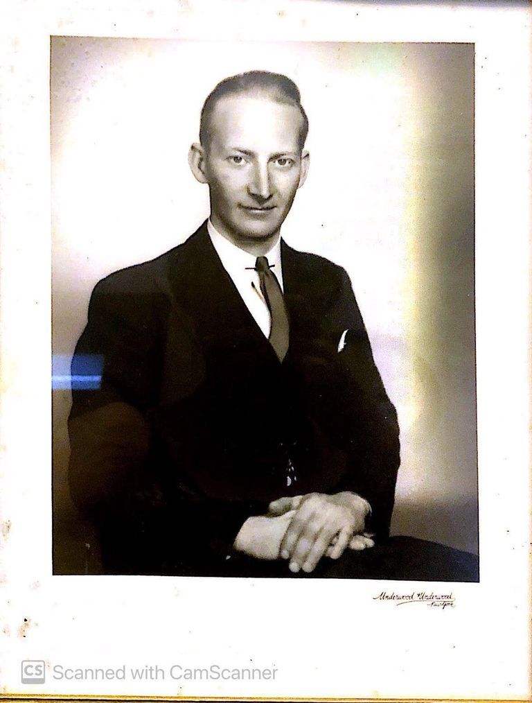          Hartshorn Family Photograph, Subject Unknown picture number 1
   