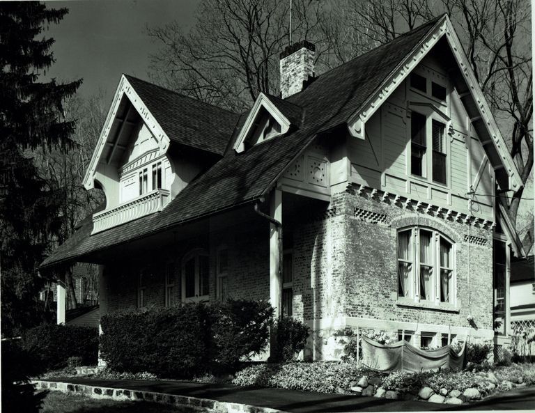          Hartshorn House #1, c. 1880. Architect: A.B. Jennings; Stick Style
   