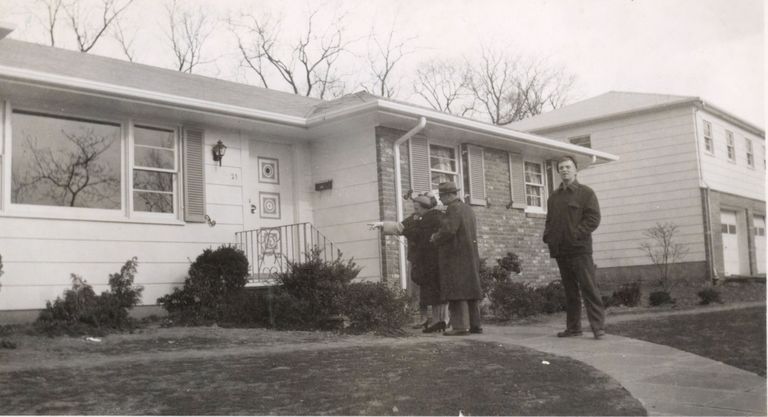          Hobart Avenue: 21 Hobart Avenue, 1956 picture number 1
   