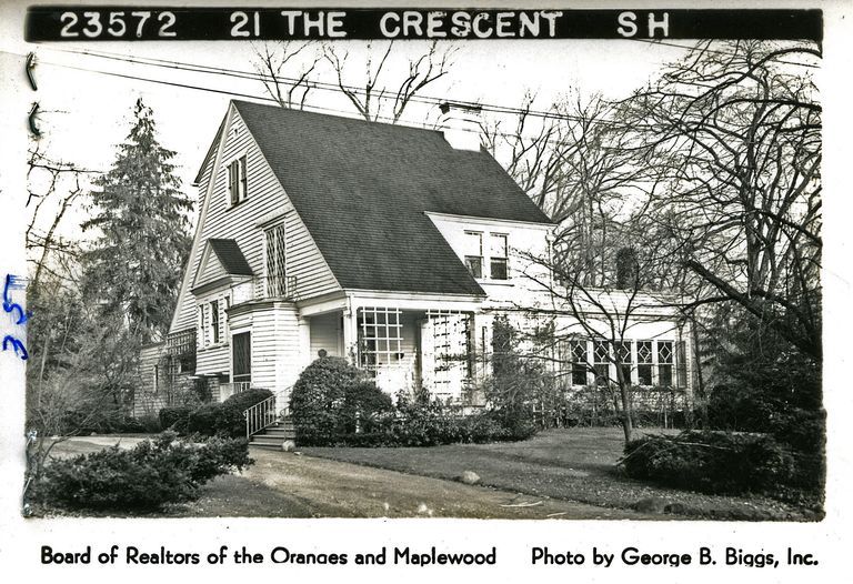          21 The Crescent, Short Hills picture number 1
   