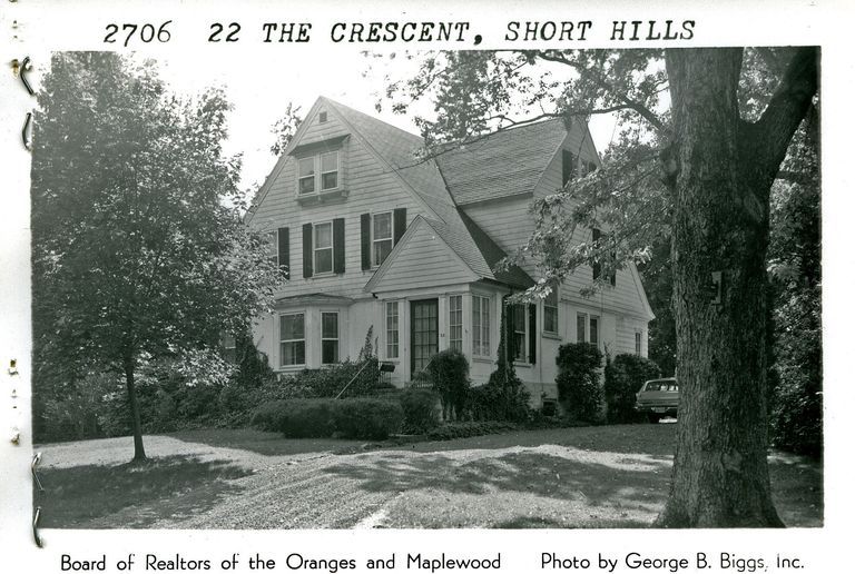          22 The Crescent, Short Hills picture number 1
   