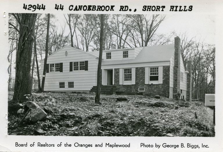          44 Canoe Brook Road, Short Hills picture number 1
   