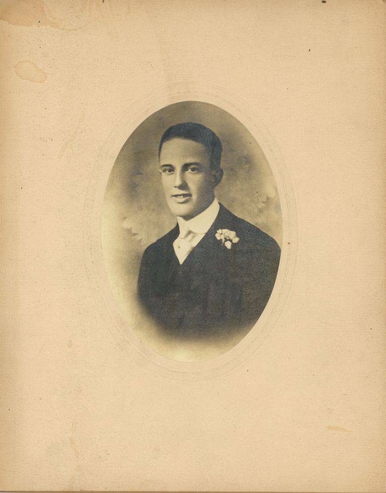          Bosworth: Guy R. Bosworth Photograph picture number 1
   