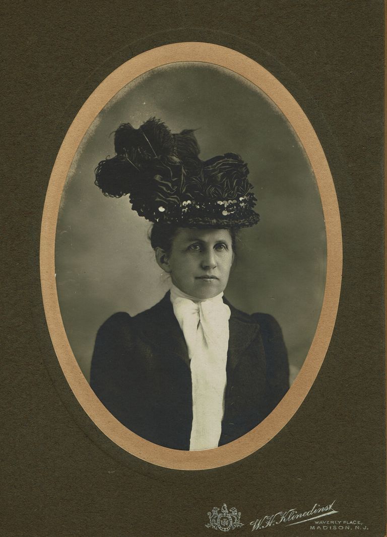          Brison: Mrs. Edward Miller picture number 1
   