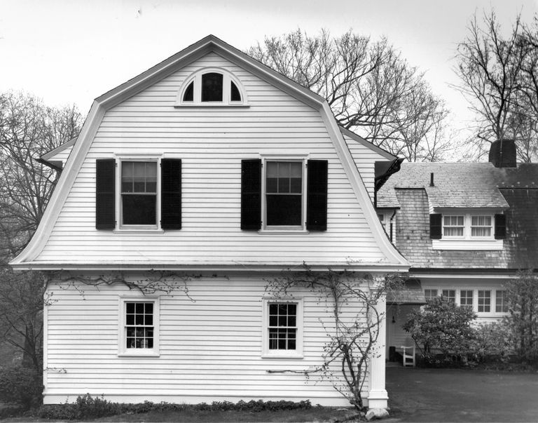          Architect: William Renwick; Colonial Revival style
   