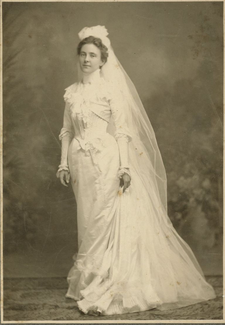          Meeker: Mary Maxwell Meeker Wedding Photograph, 1900 picture number 1
   