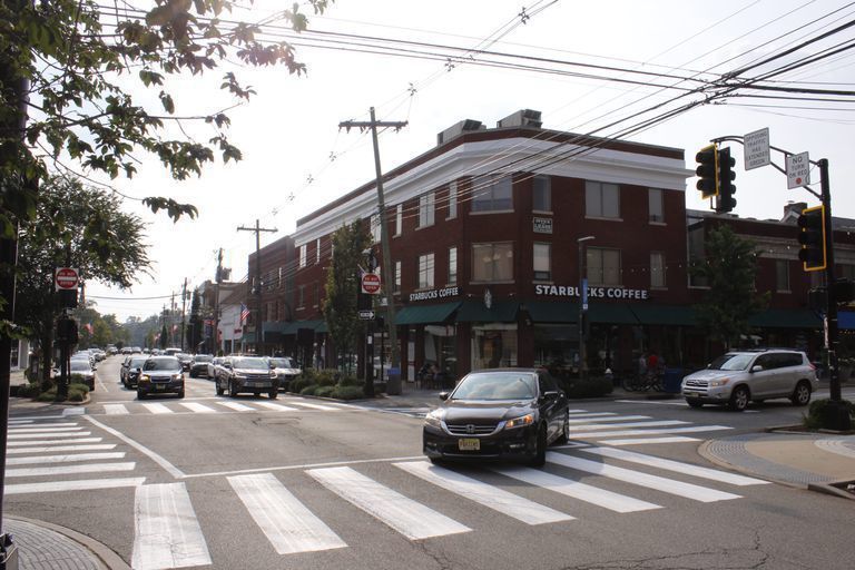          Northwest Corner: On Millburn Avenue: Starbuck's coffee, Jesus Nunez Gallery, The Salad House. On Main Street: Evoo & Lemon.
   