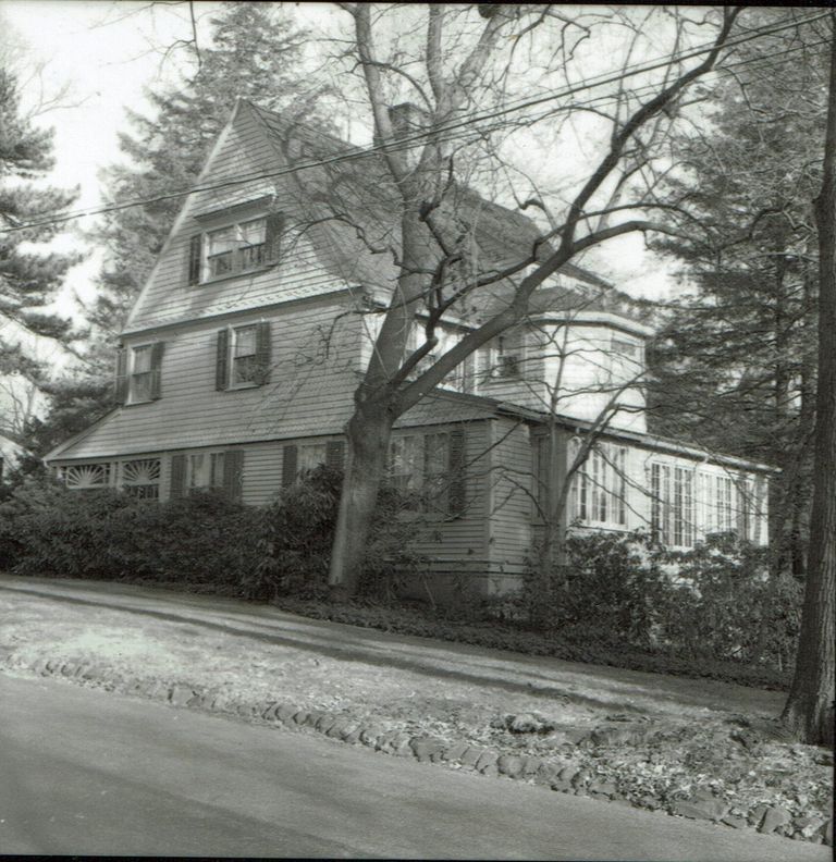          28 Forest Drive, 1881 picture number 1
   