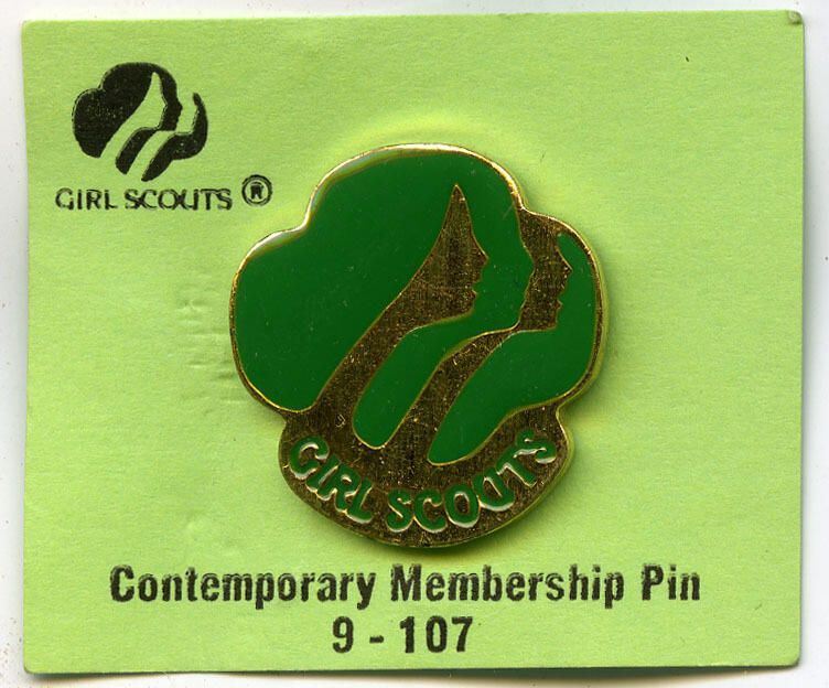          Scouts: Girl Scout Membership Pin 9-107 picture number 1
   