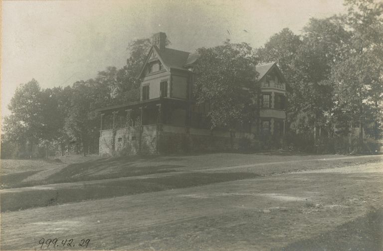          79 Highland Avenue, Shackleton photo, c. 1906 picture number 1
   