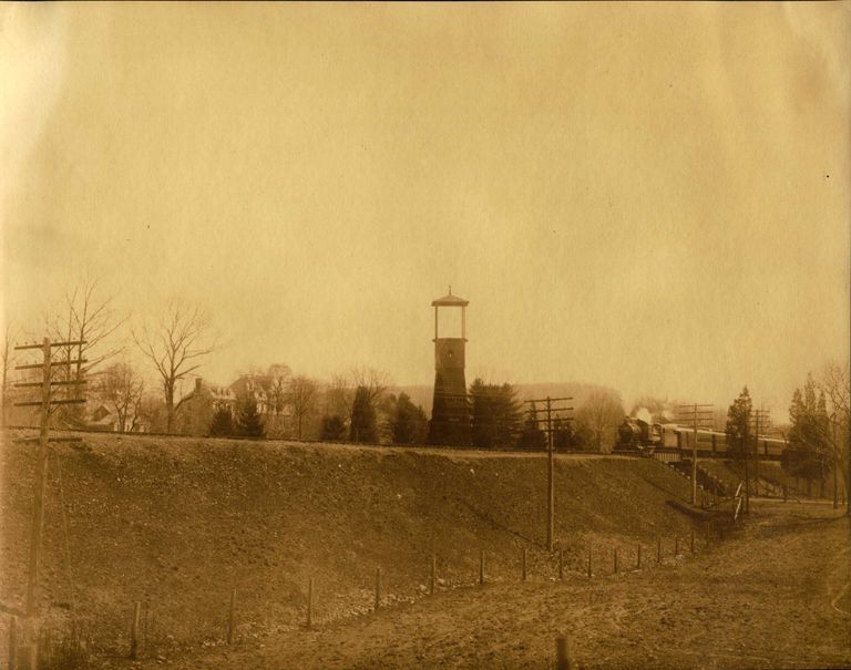          Hartshorn Photo Album Short Hills: Train Heading West From Short Hills picture number 1
   
