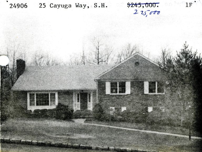          CayugaWay25SH picture number 1
   