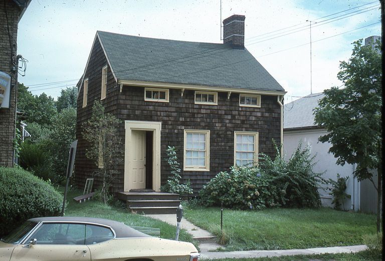         380 Millburn Avenue, The Gifted Hand, 1975 picture number 1
   