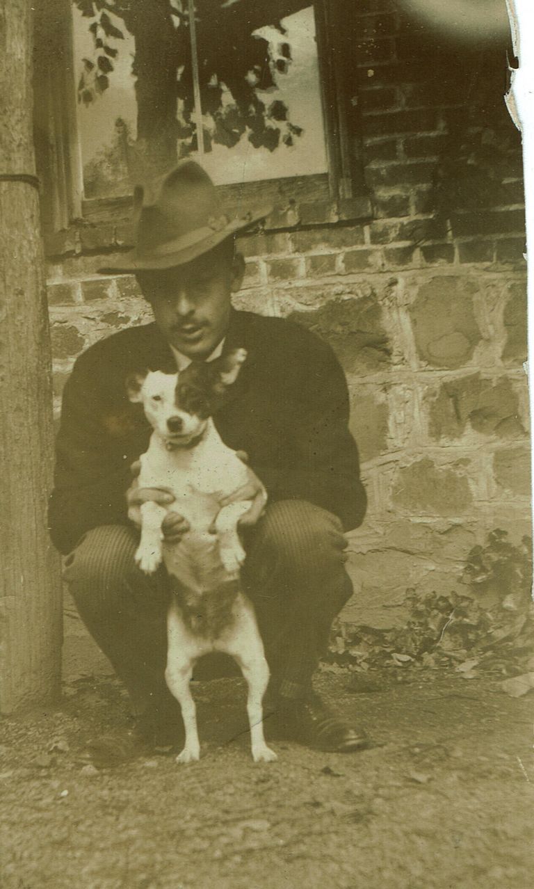          Hartshorn: Stewart Henry Hartshorn and Dog picture number 1
   