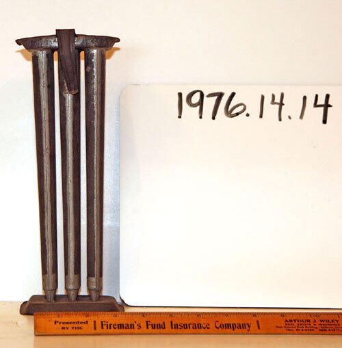          Kahn Collection: Tin Six-candle Mold picture number 1
   