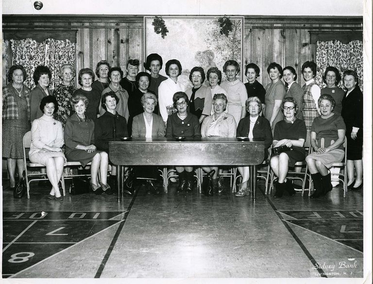          GroupShotFour picture number 1
   