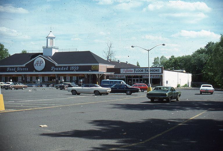          Morris Turnpike: A & P Grocery Store, 1976 picture number 1
   