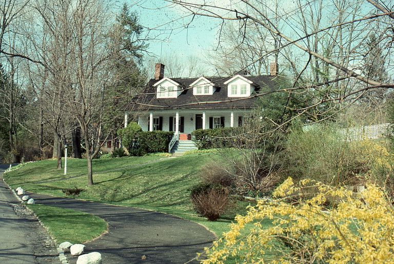          4 Farley Road, Traphagen Farmhouse, 1976 picture number 1
   